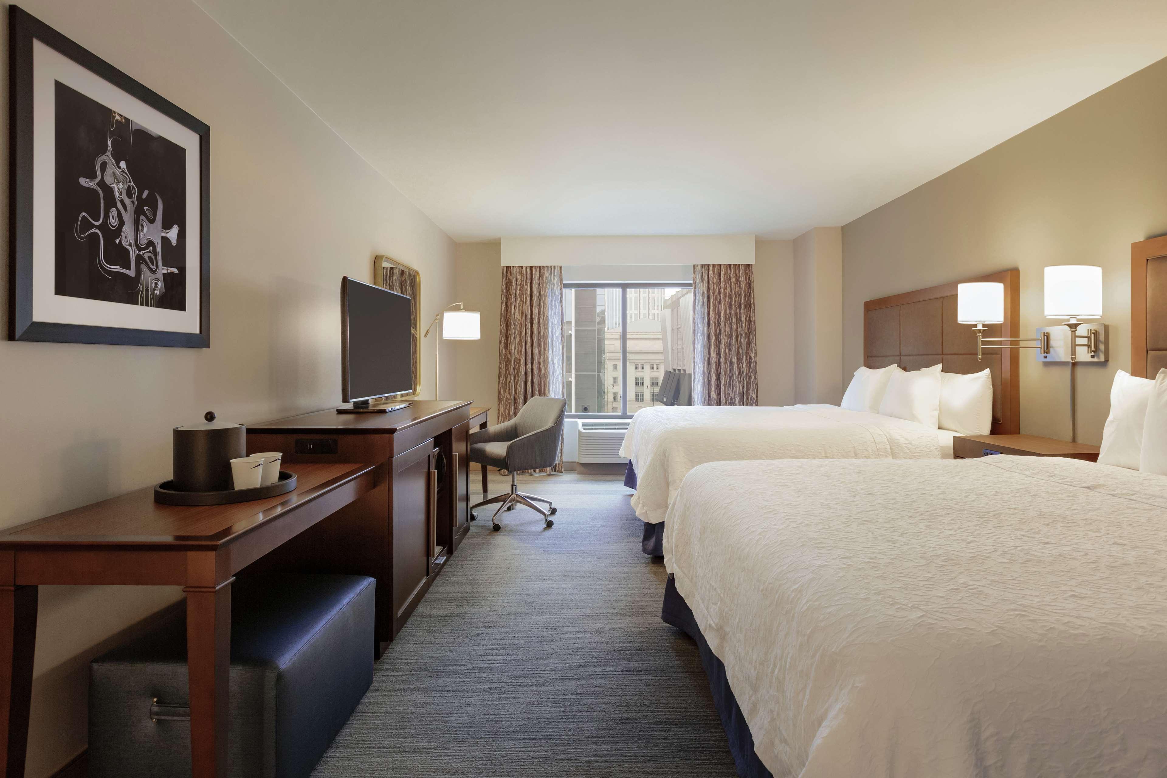 Hampton Inn & Suites Nashville-Downtown Exterior foto