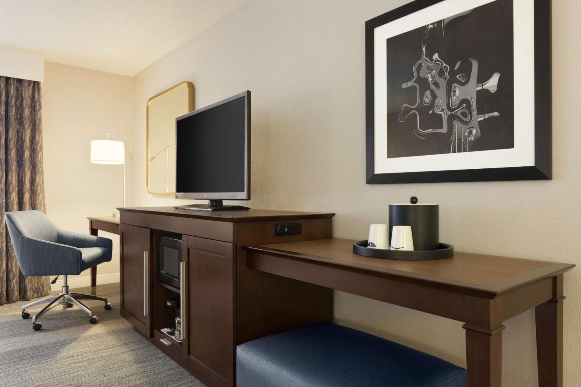 Hampton Inn & Suites Nashville-Downtown Exterior foto