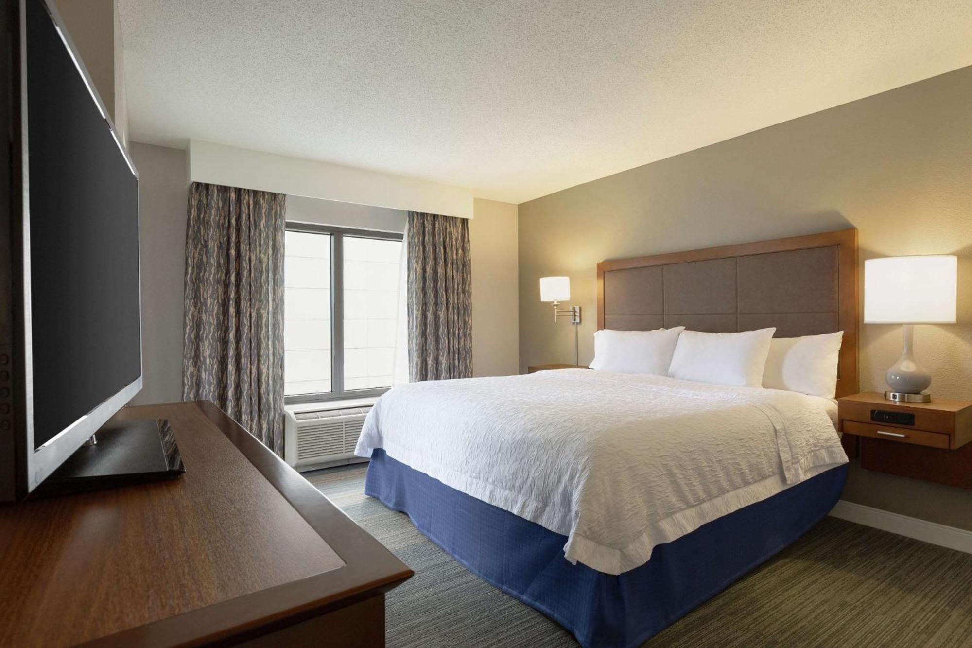 Hampton Inn & Suites Nashville-Downtown Exterior foto