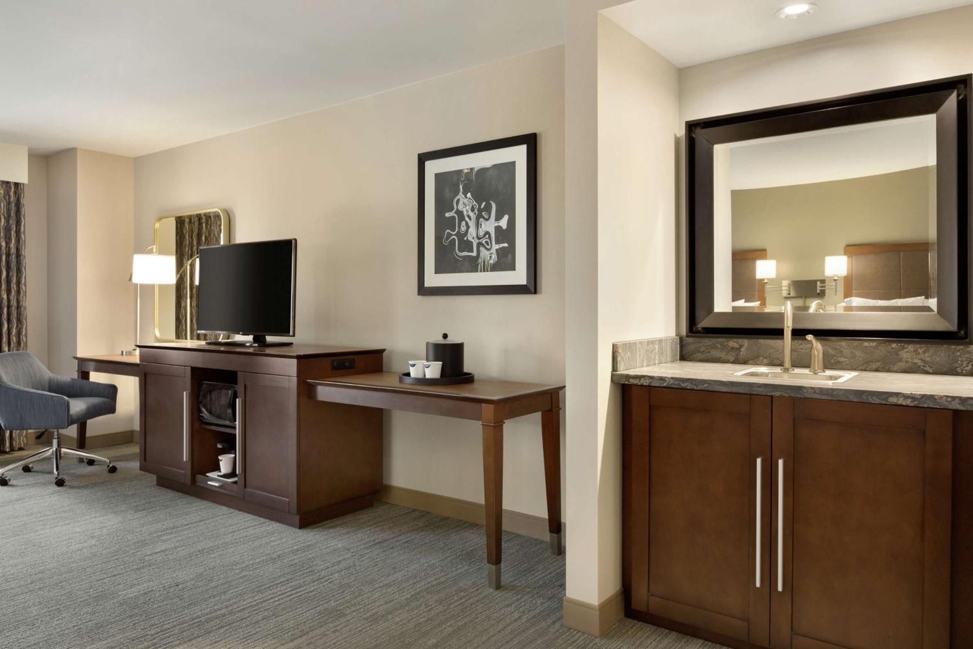 Hampton Inn & Suites Nashville-Downtown Exterior foto