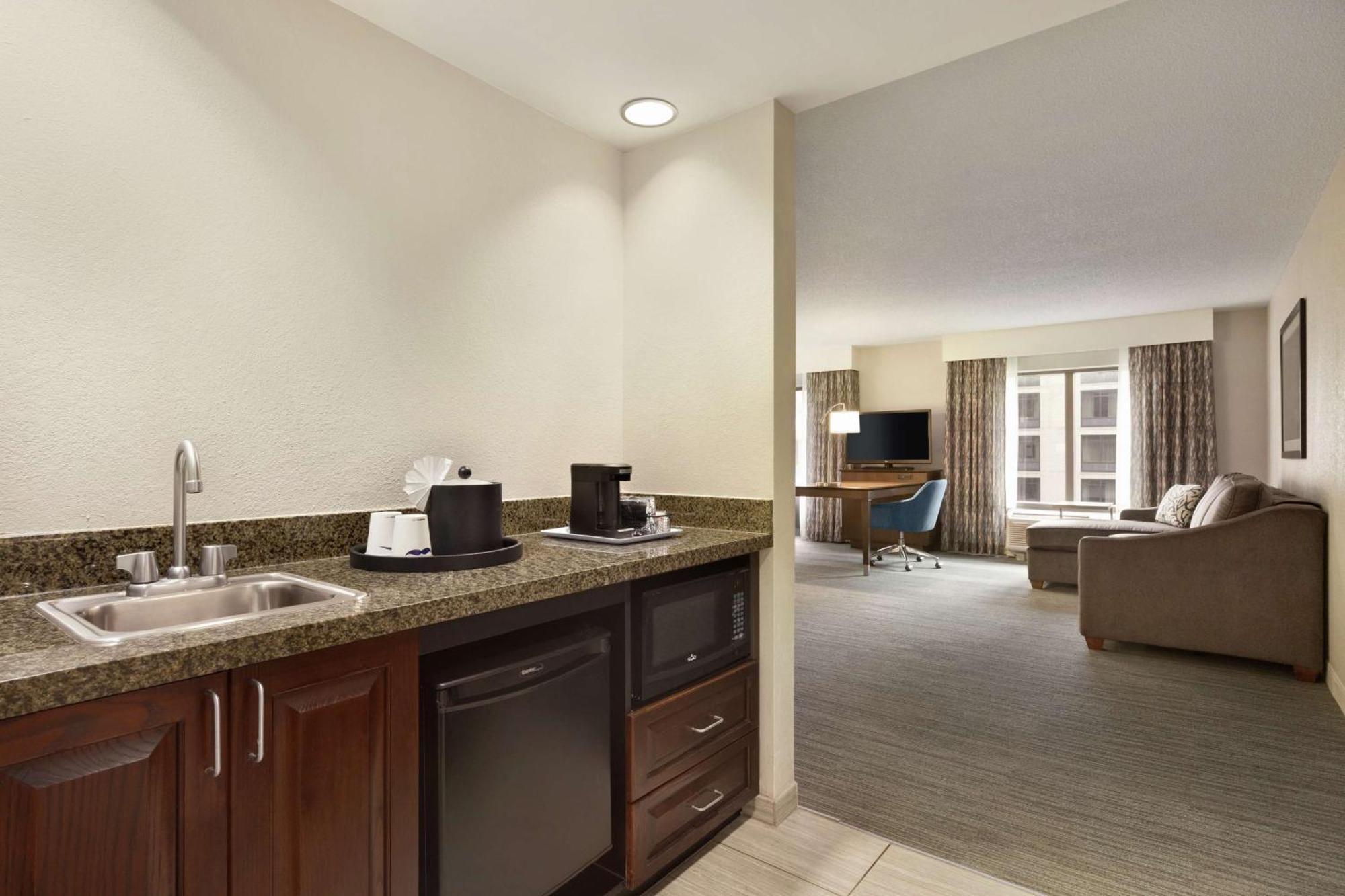 Hampton Inn & Suites Nashville-Downtown Exterior foto