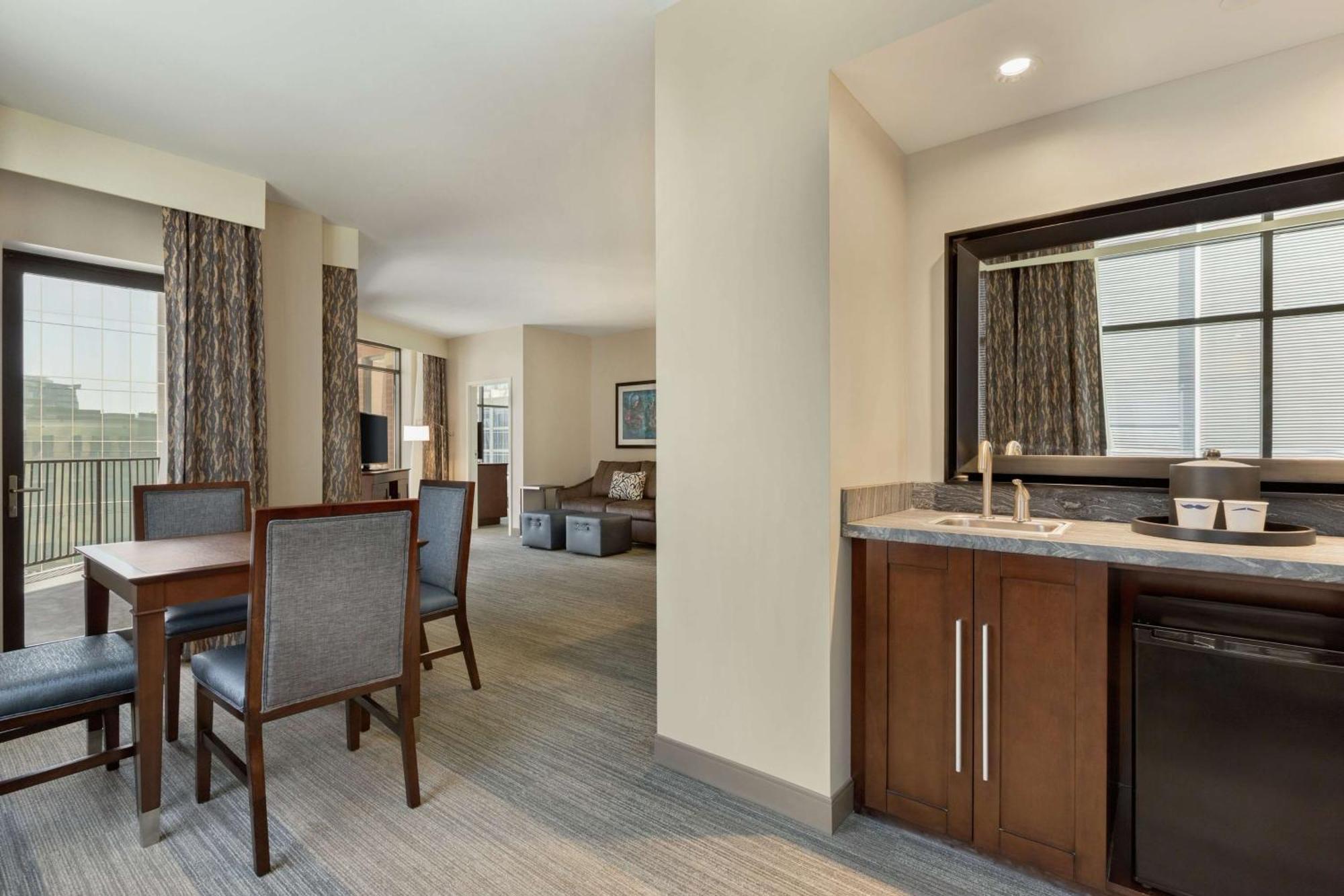 Hampton Inn & Suites Nashville-Downtown Exterior foto